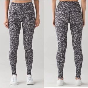LULULEMON Wunder Under Lace Leggings